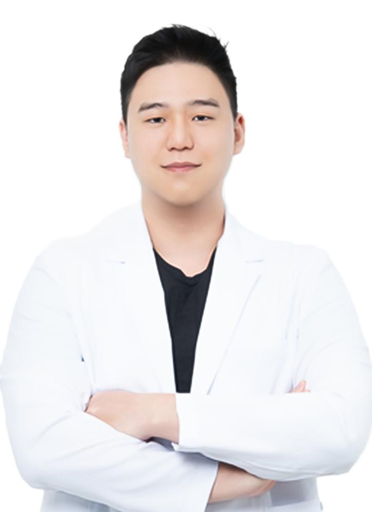 광명점 강원우 원장님 누끼.png